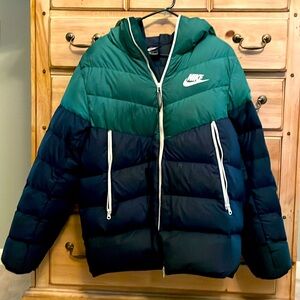Nike men’s color block puffer jacket